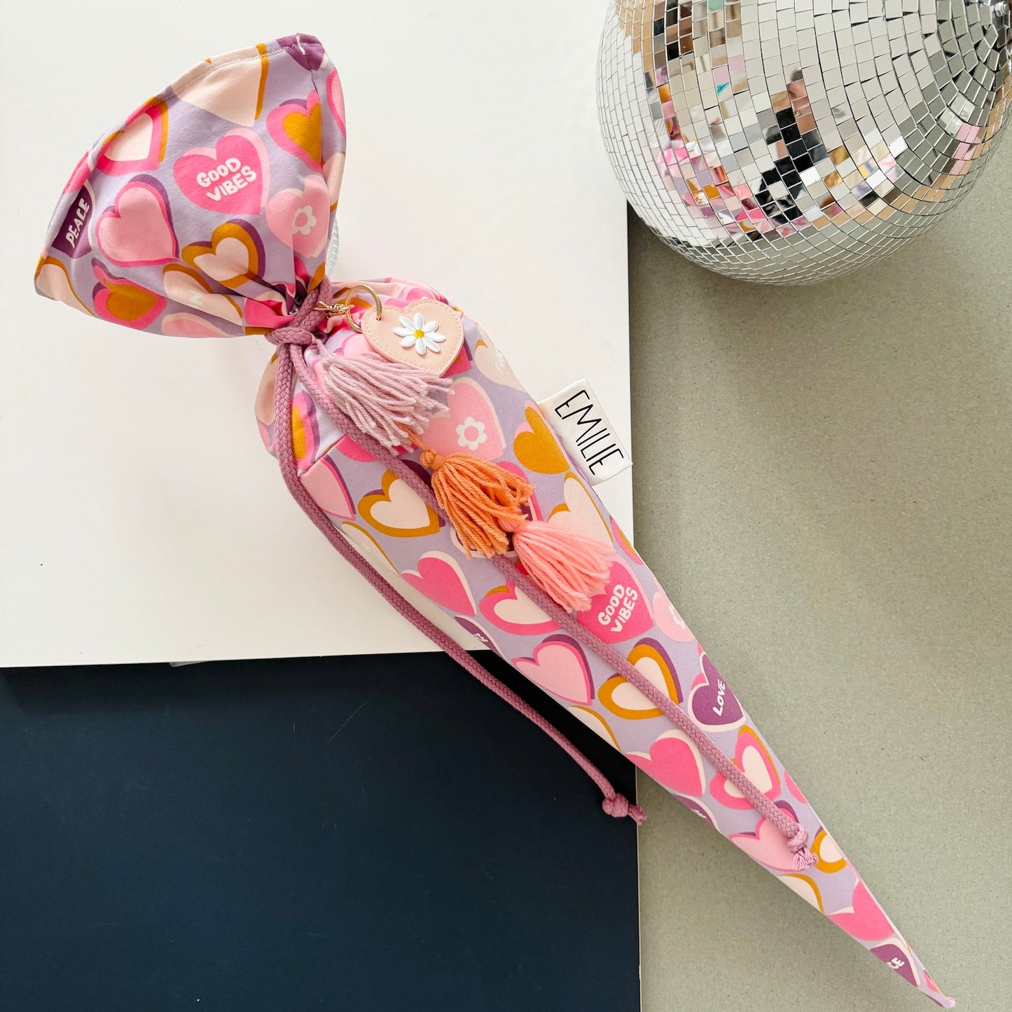 Schultüte mit Namen aus Stoff | Zuckertüte für Mädchen Personalisierbar -JIPPIE CANDY-