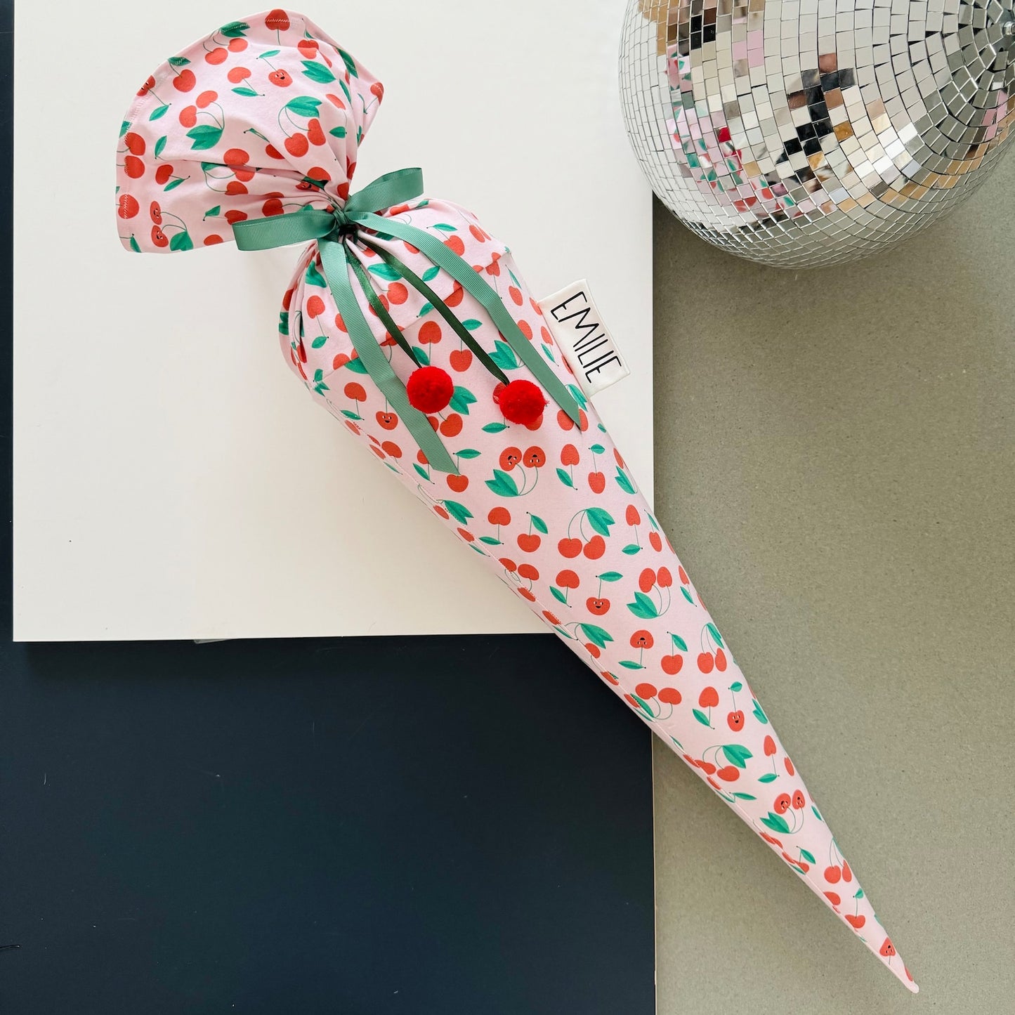 Schultüte mit Namen aus Stoff | Zuckertüte für Mädchen Personalisierbar -JIPPIE CHERRY-