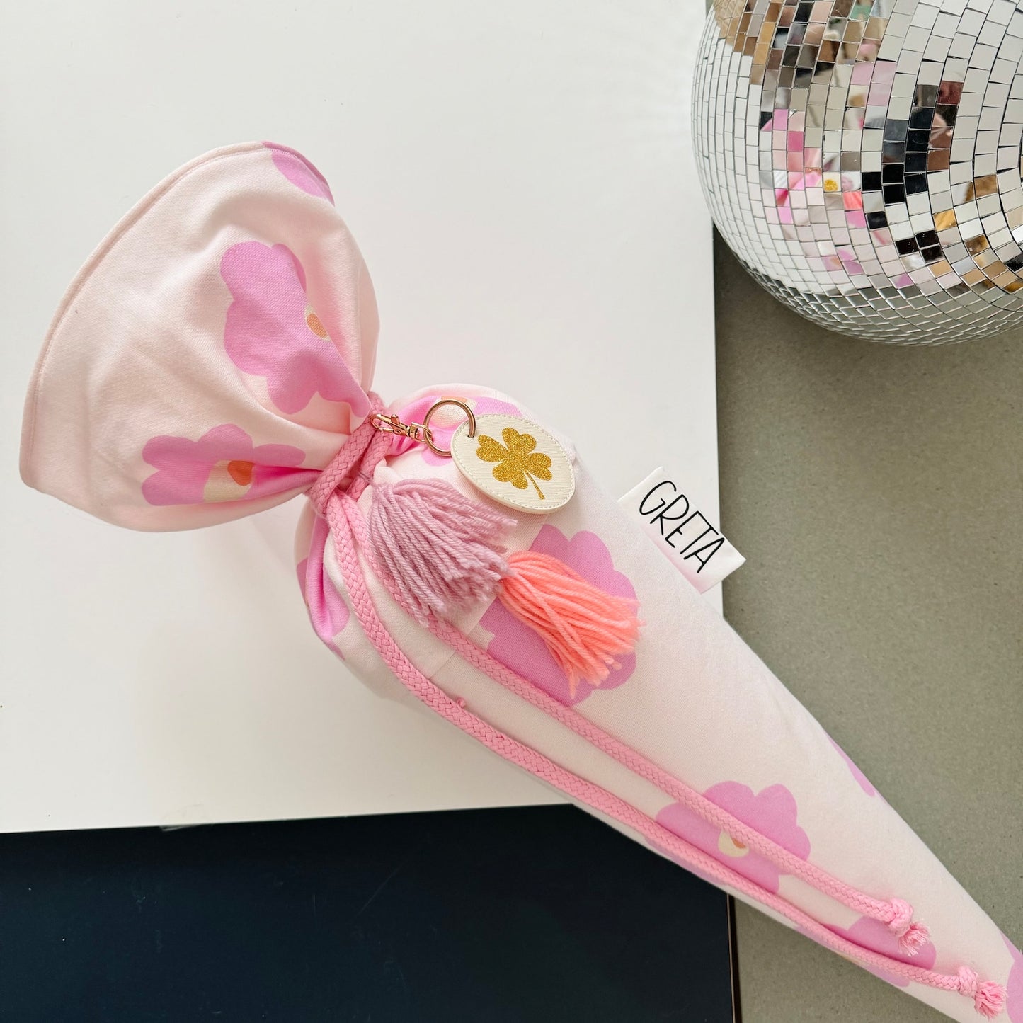 Schultüte mit Namen aus Stoff | Zuckertüte für Mädchen Personalisierbar -JIPPIE FLOWER-