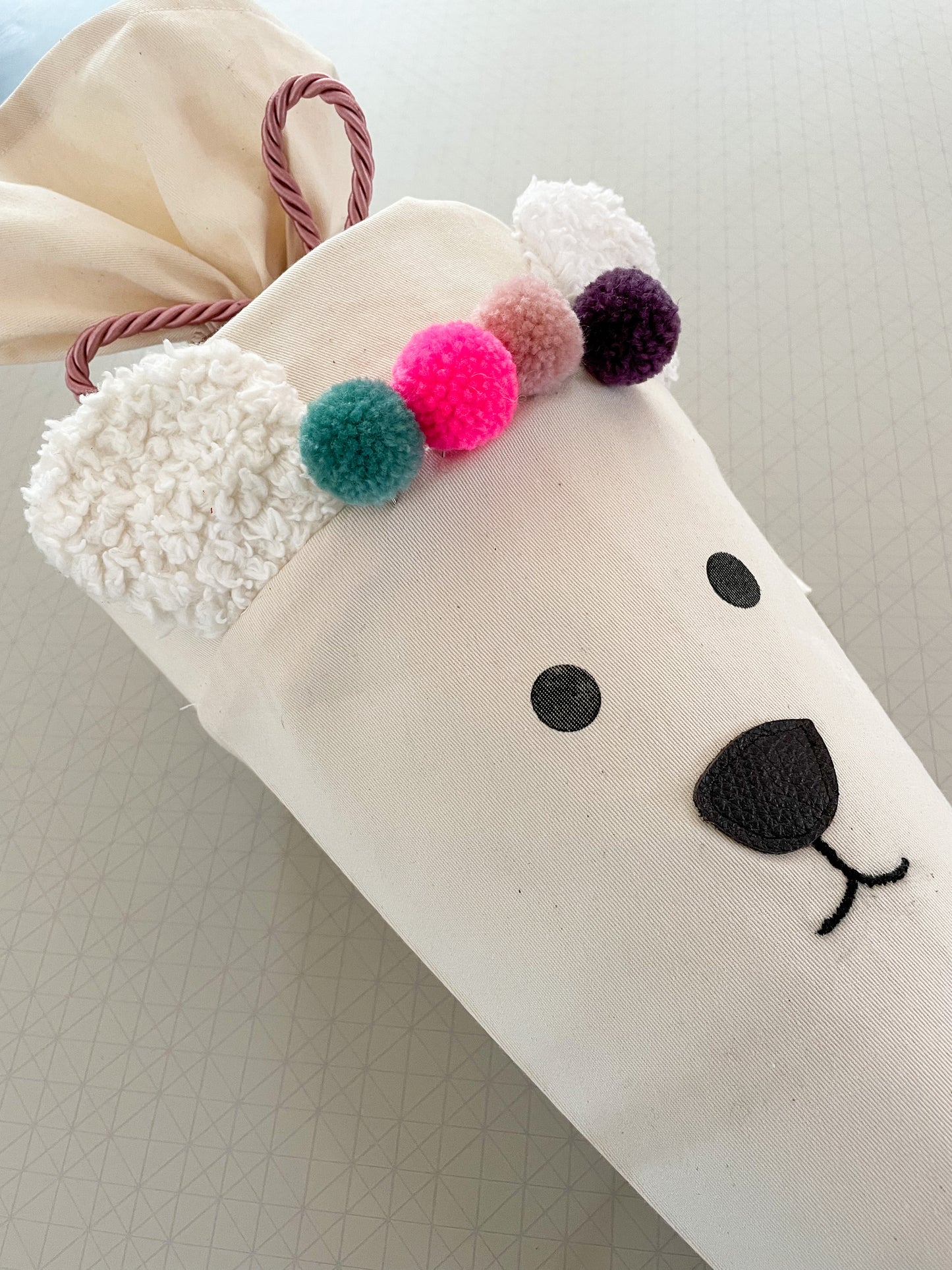 Schultüte mit Namen aus Stoff | Zuckertüte für Mädchen Personalisierbar „LITTLE ICE BEAR" Bär
