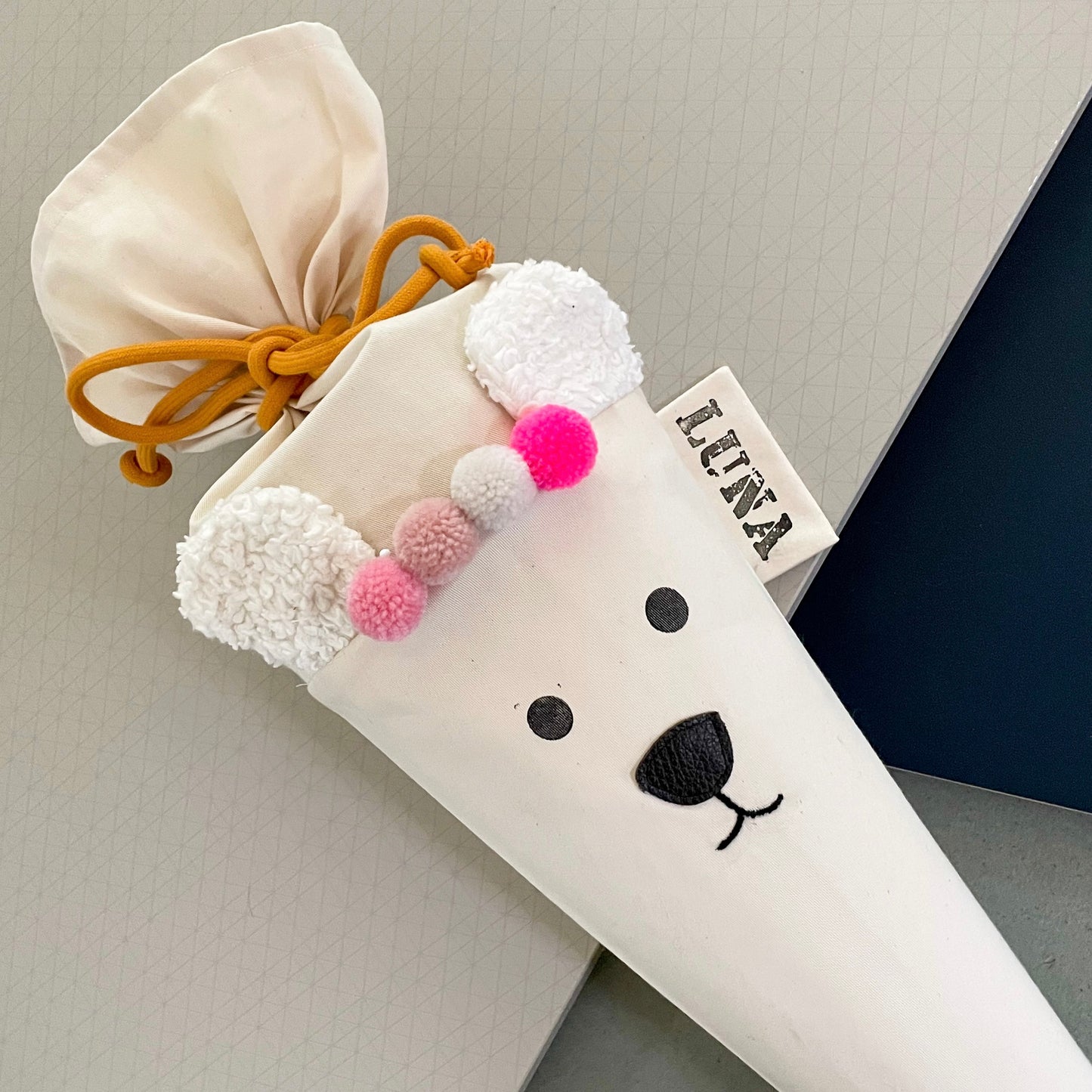 Schultüte mit Namen aus Stoff | Zuckertüte für Mädchen Personalisierbar „LITTLE ICE BEAR LUNA" Bär
