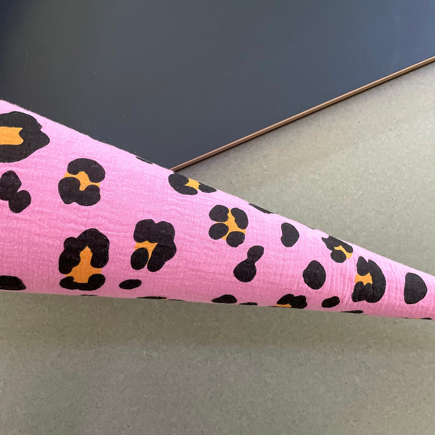 Schultüte mit Namen aus Stoff | Zuckertüte für Mädchen Personalisierbar „LITTLE WILDCAT“